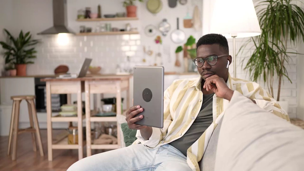 Pilz-Infektion im Ohr: So gefährlich sind AirPods