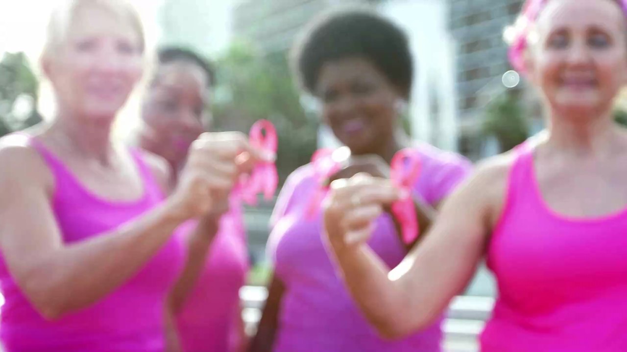 Brustkrebs: Diese 5 Symptome sollten eure Alarmglocken schrillen lassen!