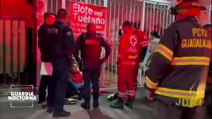 Скачать видео: Bajo los influjos de enervantes un hombre incendio parte de su casa, en la colonia San Andrés