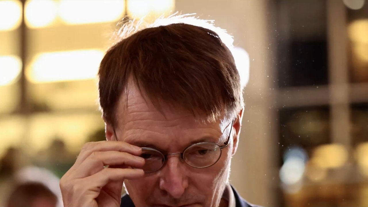 Baldige Lockerungen? Karl Lauterbach warnt vor neuen Varianten