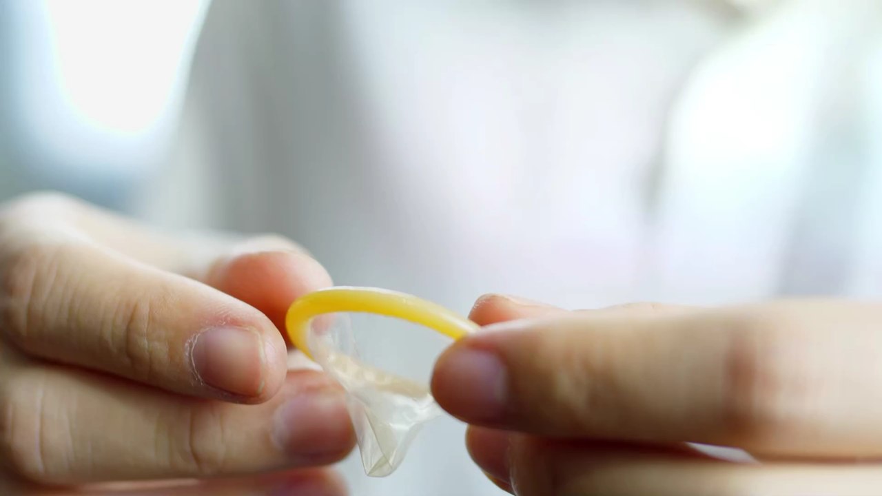 Länger, fester, größer: Dieses Kondom garantiert eine bessere Erektion