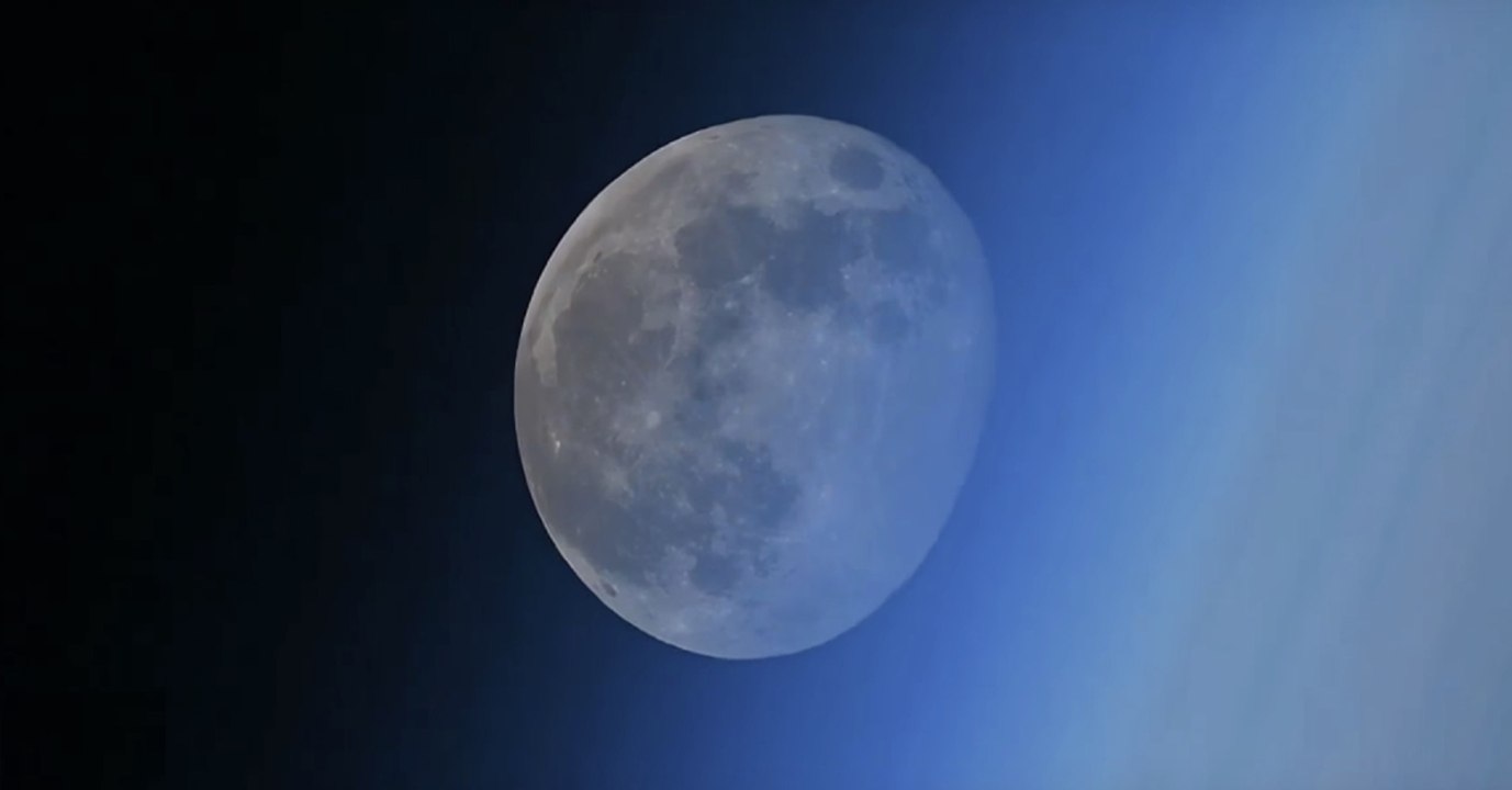 Un superbe "coucher de Lune" filmé depuis l'espace par un cosmonaute de l'ISS