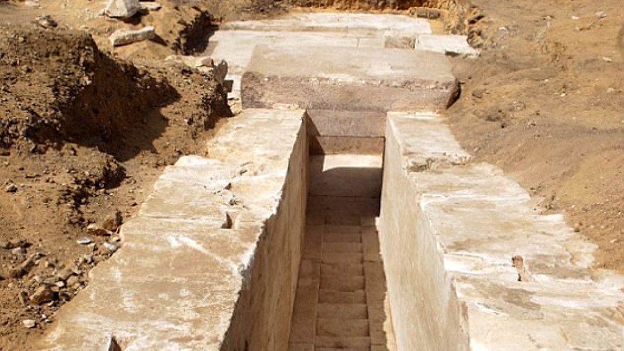 Les vestiges d'une pyramide vieille de 3700 ans découverts en Egypte