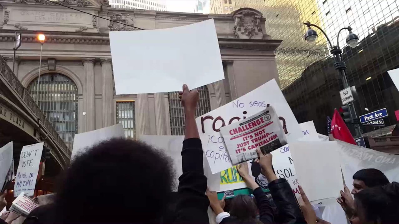 'Er zerstört unser Land': Billie Eilish rechnet in Rede mit Donald Trump ab