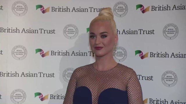 Katy Perry: So stolz präsentiert sie ihren ganz natürlichen After-Baby-Körper