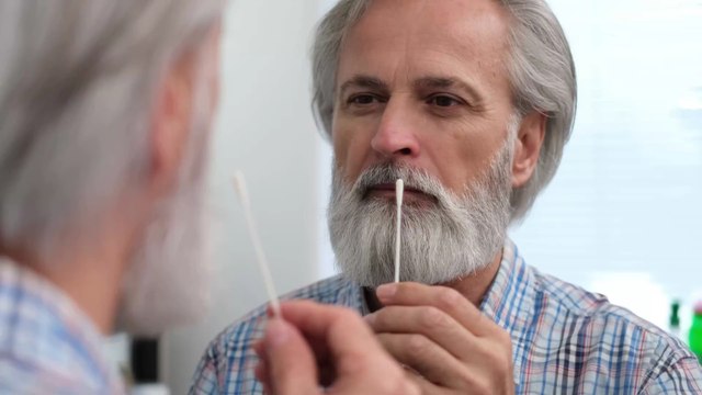 Omikron: Wie man zu Hause am schnellsten gesund wird und was Warnzeichen sind