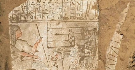 Des archéologues découvrent un tombeau inconnu sur le site de Saqqarah