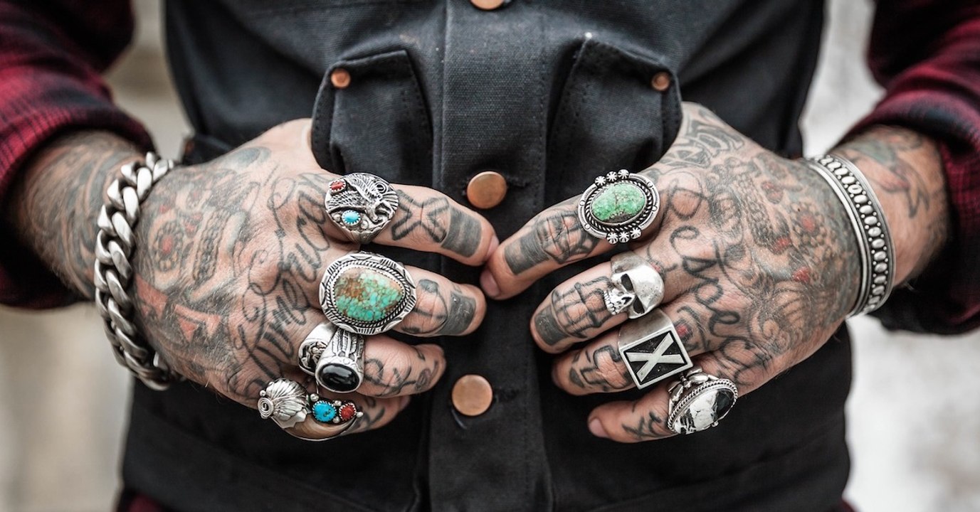 Tatouage : pourquoi durent-ils aussi longtemps ? Mystère résolu