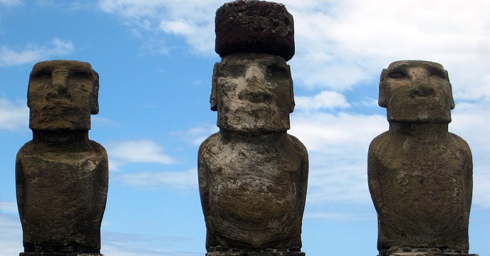 Voilà comment les statues de l'île de Pâques ont gagné leurs énormes chapeaux de pierre
