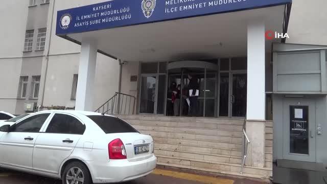 Ev faresi kadınlar yakalandı... 600 bin TL'lik ziynet eşyası çaldılar