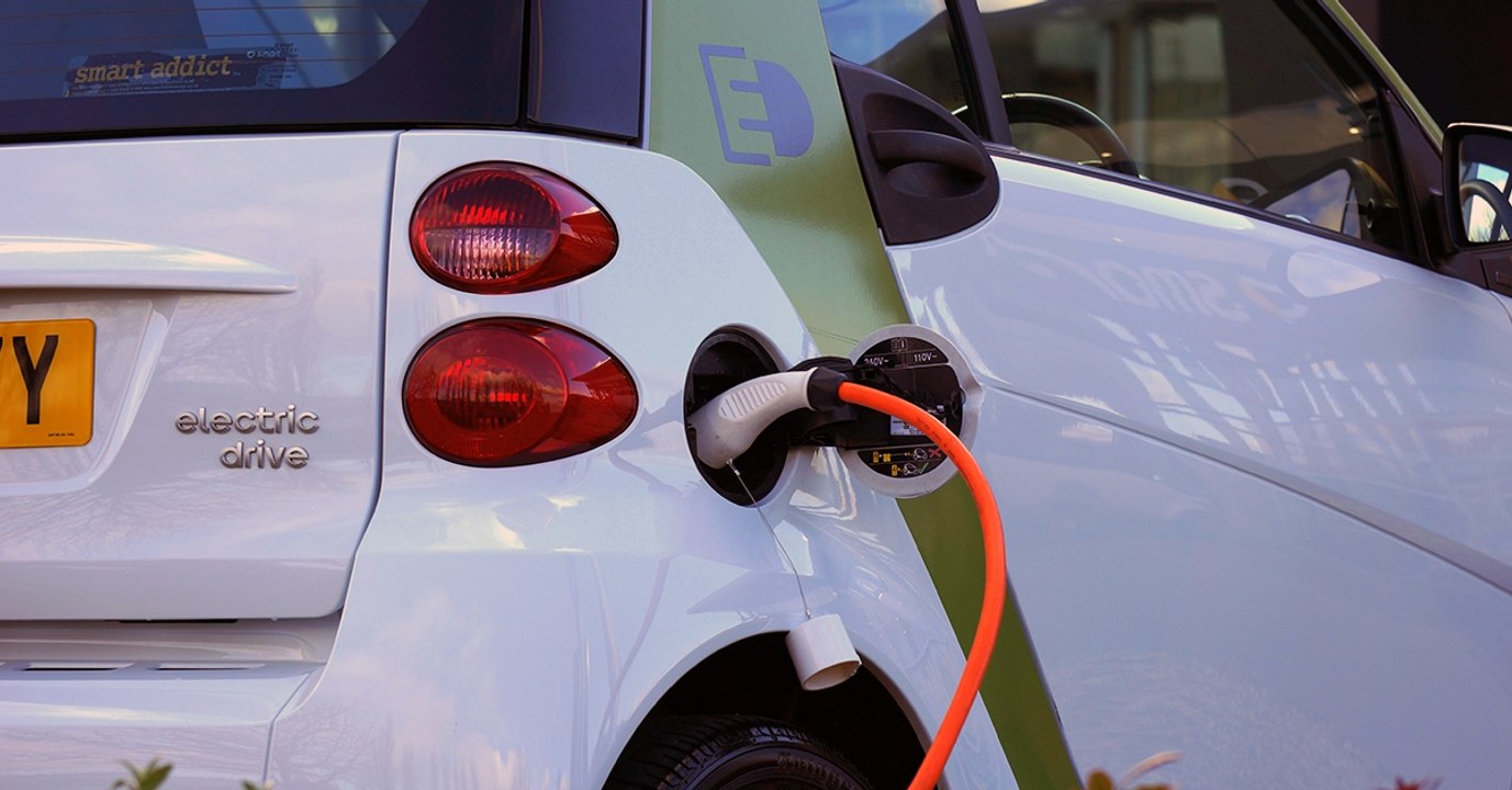 Les voitures électriques sont-elles vraiment plus écologiques que les voitures à essence ?