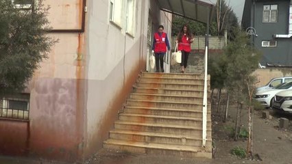 Türk Kızılay'dan yeni doğan bebekler için "Sevgi Bohçası" yardımı