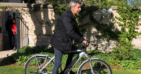 Cancer : l'incroyable effet du vélo électrique selon Michel Cymes