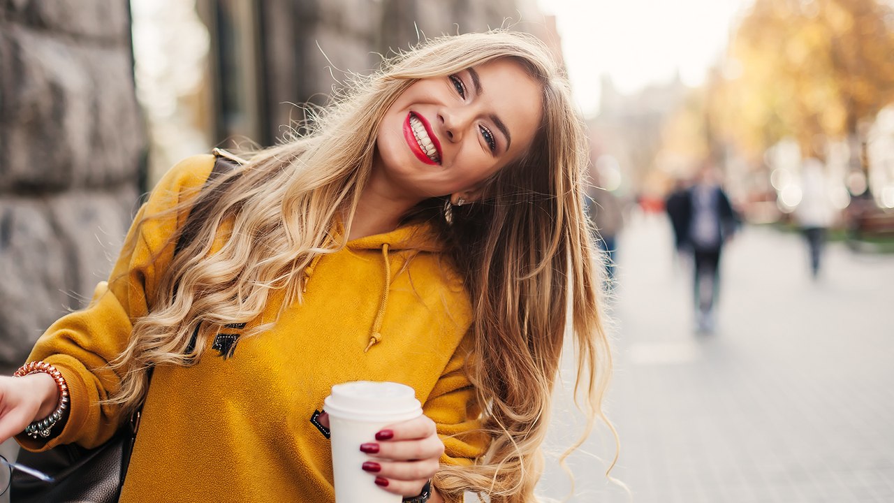 Vos dents sont un peu jaunes, tachées ? Avec ces astuces, elles redeviendront bien blanches !