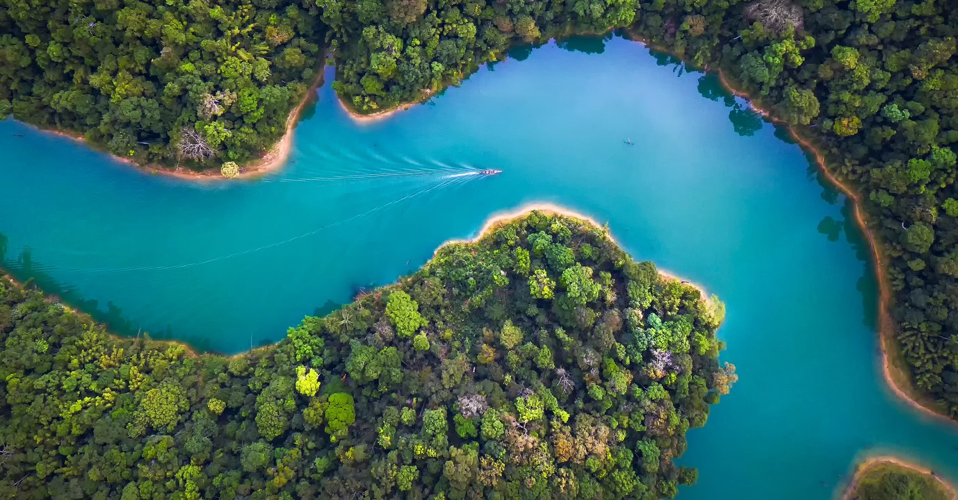 Fleuve : quelle est la différence avec une rivière ?