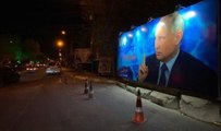 Kimin astığı bilinmiyor! Komşu ülkede büyük tartışma yaratan Putin posteri