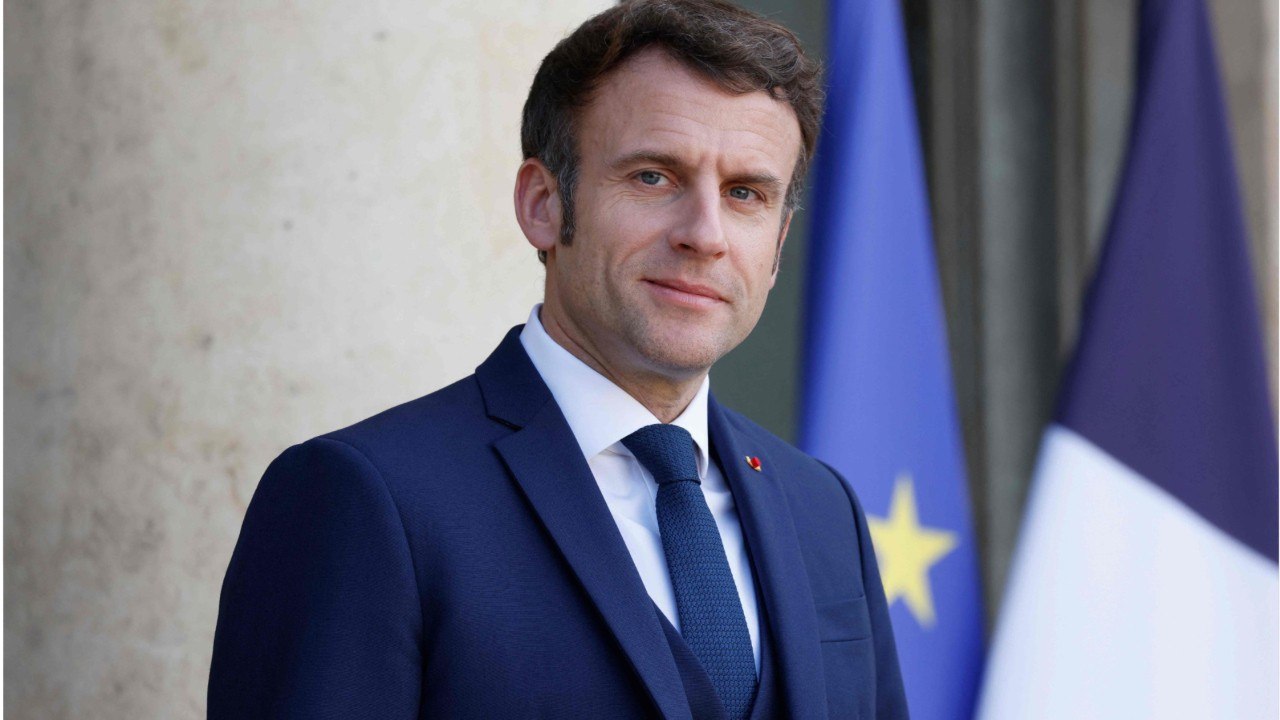 FEMME ACTUELLE - Emmanuel Macron : cette façon étonnante d'annoncer sa candidature à la présidentielle 2022
