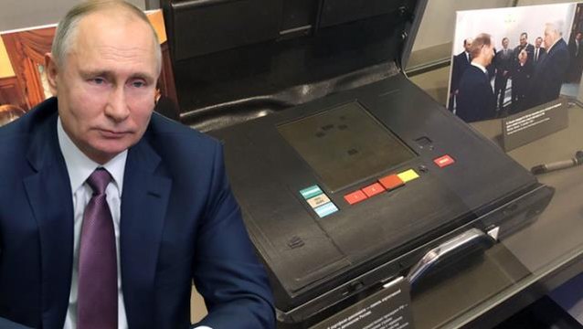 Putin'in nükleer güç tehdidi sonrası tüm gözler yanından ayırmadığı çantaya çevrildi! Vurun emrini anında iletiyor