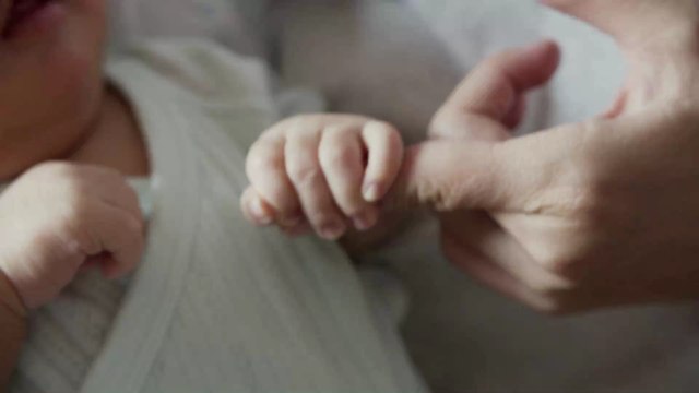 Méconium : définition, accouchement, durée, qu'est-ce que c'est ?