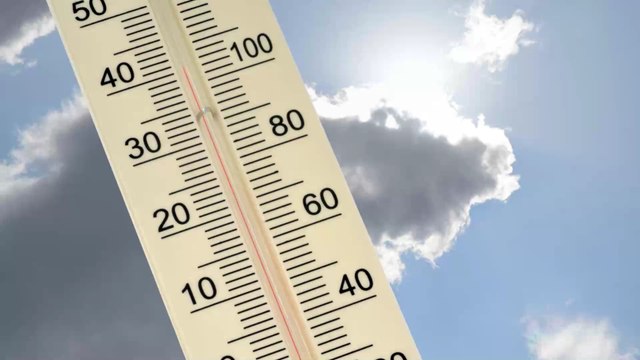 Réchauffement climatique : pourquoi fait-il chaud partout en ce début d'été sauf en France ?