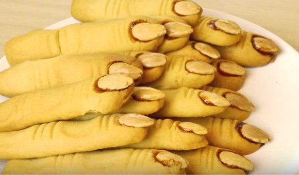 Halloween : la recette des biscuits en forme de doigts de sorcière