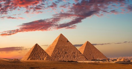 Égypte : deux énormes statues de sphinx découvertes dans un temple