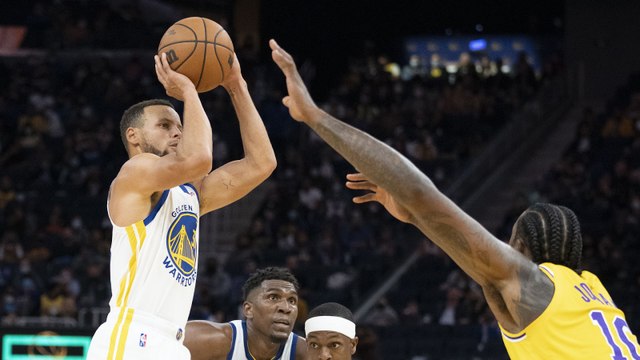 NBA 3/3 Props: Take Steph Curry To Make Over 3.5 Threes (-120)