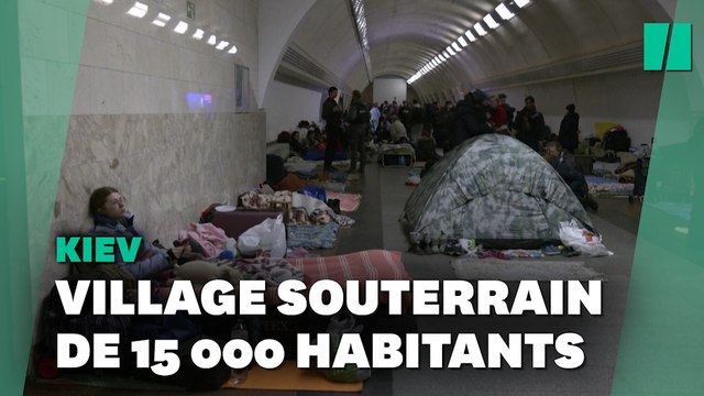 En Ukraine à Kiev, la vie des réfugiés dans le métro à l'abri des bombes