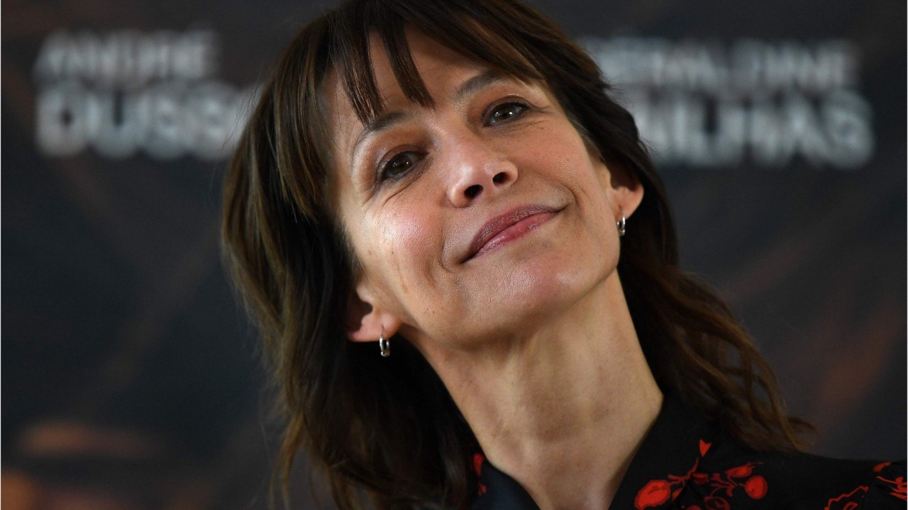 VOICI : Sophie Marceau révèle l'étonnante raison pour laquelle elle a déménagé... 22 fois !