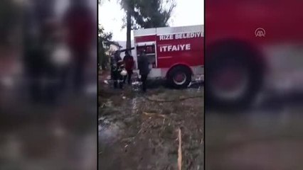 Yıldırım düşmesi sonucu çıkan yangında iki ev zarar gördü