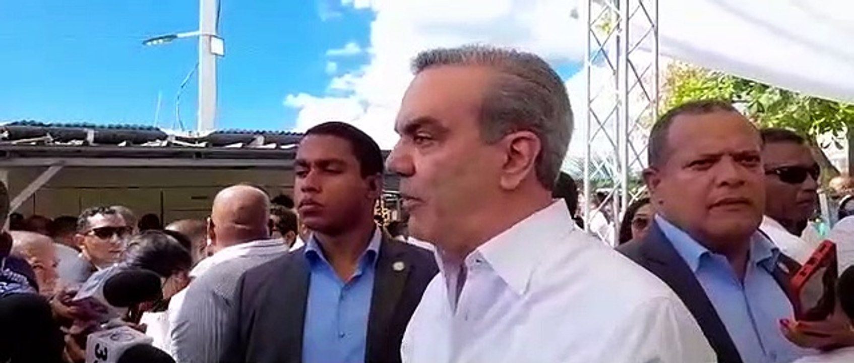 Abinader llama a la oposición “hacer propuestas” ante reforma constitucional