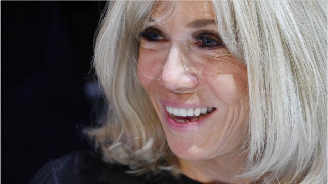 VOICI : Brigitte Macron : la chevelure de la Première dame est-elle 100% naturelle ? Le mystère est levé !
