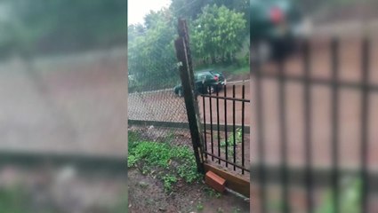 Ruas do Tarumã ficam intransitáveis após chuva desta quinta-feira (03)