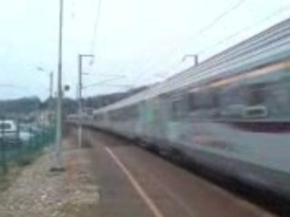 Passage d'une Sybic et ses 9 voitures cic