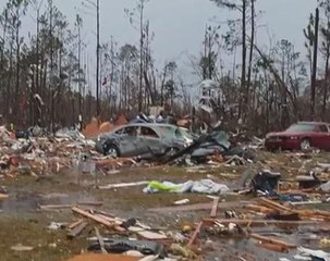 U.S southern states pounded by deadly storms