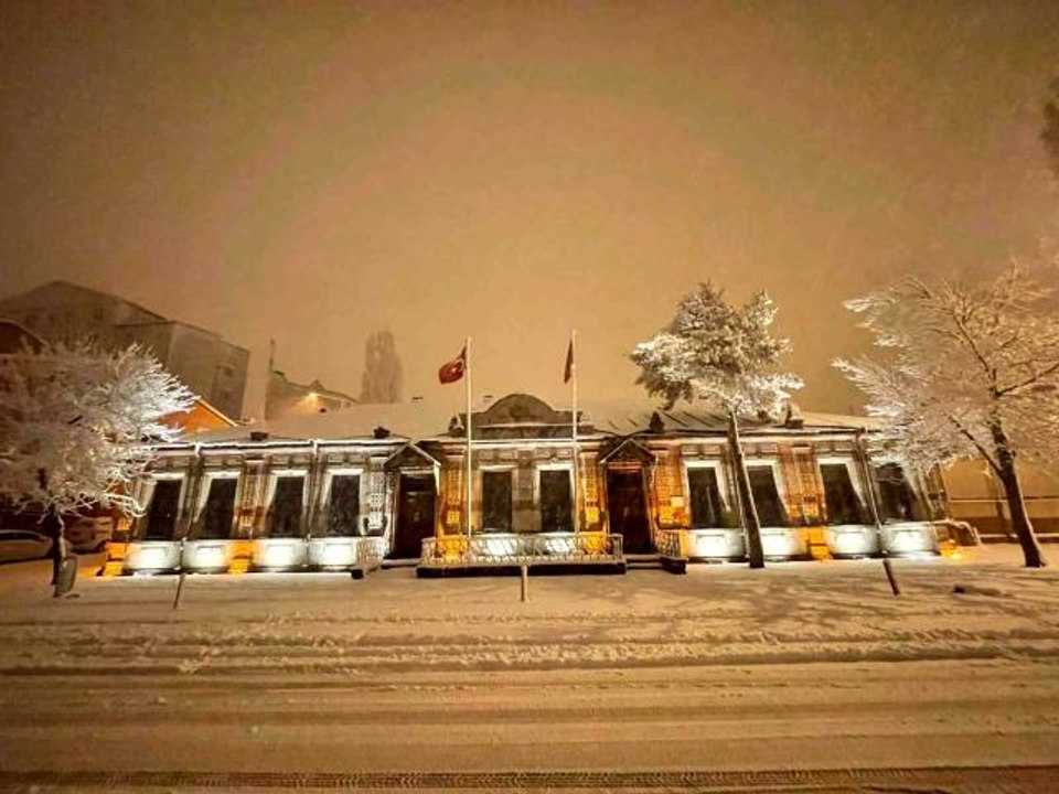 Mart ayında lapa lapa kar yağdı, Ardahan yeniden beyaza büründü