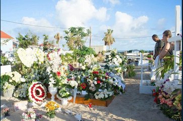 La tombe de Johnny Hallyday : désertée et négligée trois mois après la mort du chanteur