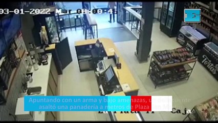 Apuntando con un arma y bajo amenazas, un delincuente asaltó una panadería a metros de Plaza San Martín
