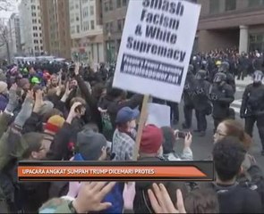 Upacara angkat sumpah Trump dicemari protes