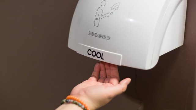 Sèches mains électriques : voici à quoi ça ressemble à l'intérieur
