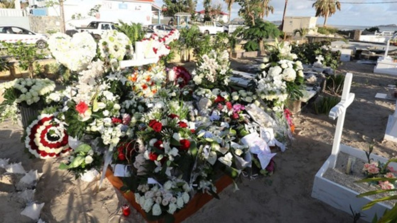 Tombe de Johnny Hallyday : le dernier hommage d'une de ses amies