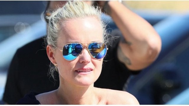 Un humoriste fait une blague salace sur Laeticia Hallyday qui choque les internautes