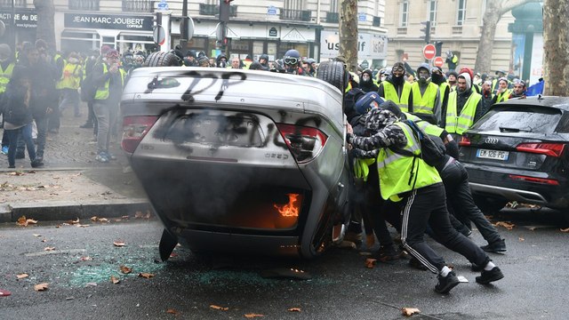 Gilets jaunes : le complot des voitures sans plaque d'immatriculation tombe à l'eau