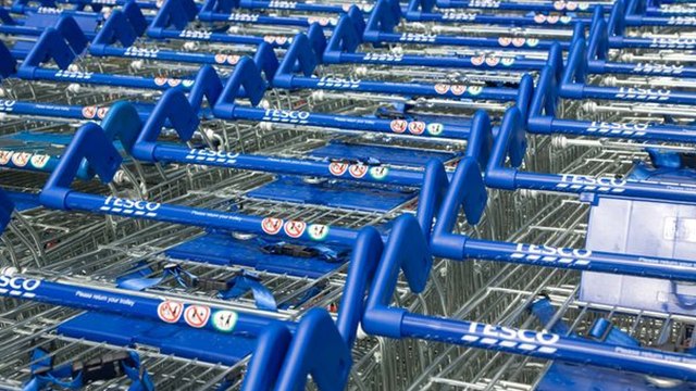 Les caddies de ce supermarché créent la polémique à cause d'un détail très précis