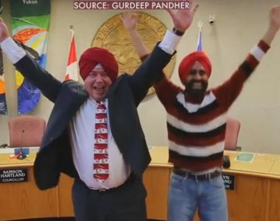 Canadian Mayor dances bhangra, ties turban in viral video