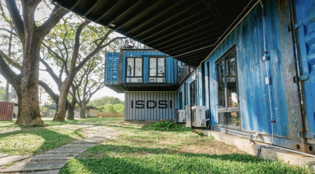 En Thaïlande, ce campus a été construit avec des conteneurs...