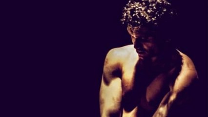 Jaime Lorente Lopez : Denver de la Casa de Papel se dévoile dans le plus simple appareil