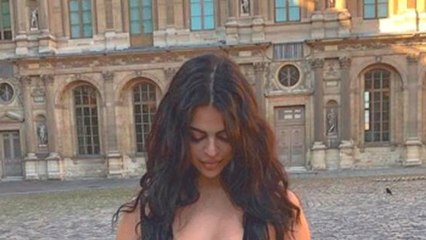 Une influenceuse australienne se fait refouler du Louvre à cause de sa tenue