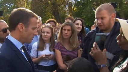 Emmanuel Macron peut trouver un job en traversant la rue, mais...