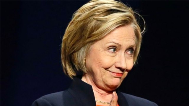 Hillary Clinton console une fillette de 8 ans qui a perdu l'élection de délégué